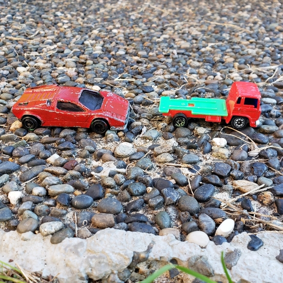 Lot of Two Diecast Classic Vintage Toy Cars, One Lamborghini, and One Ford Truck - Picture 5 of 5